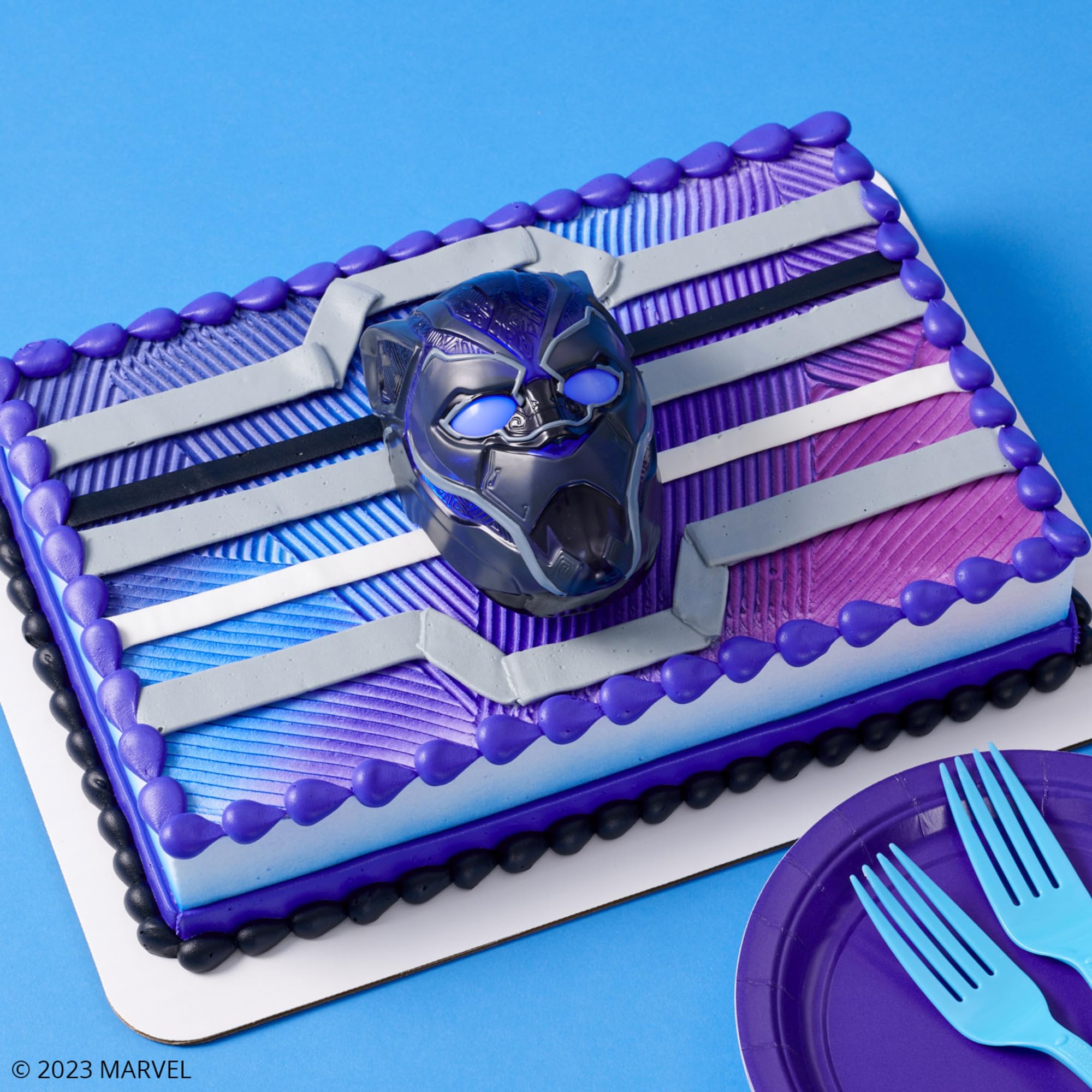 DecoSet® Marvel Avengers Black Panther Warrior King Cake Topper, 1-Piece Light-Up Cake Decoration - Image 4